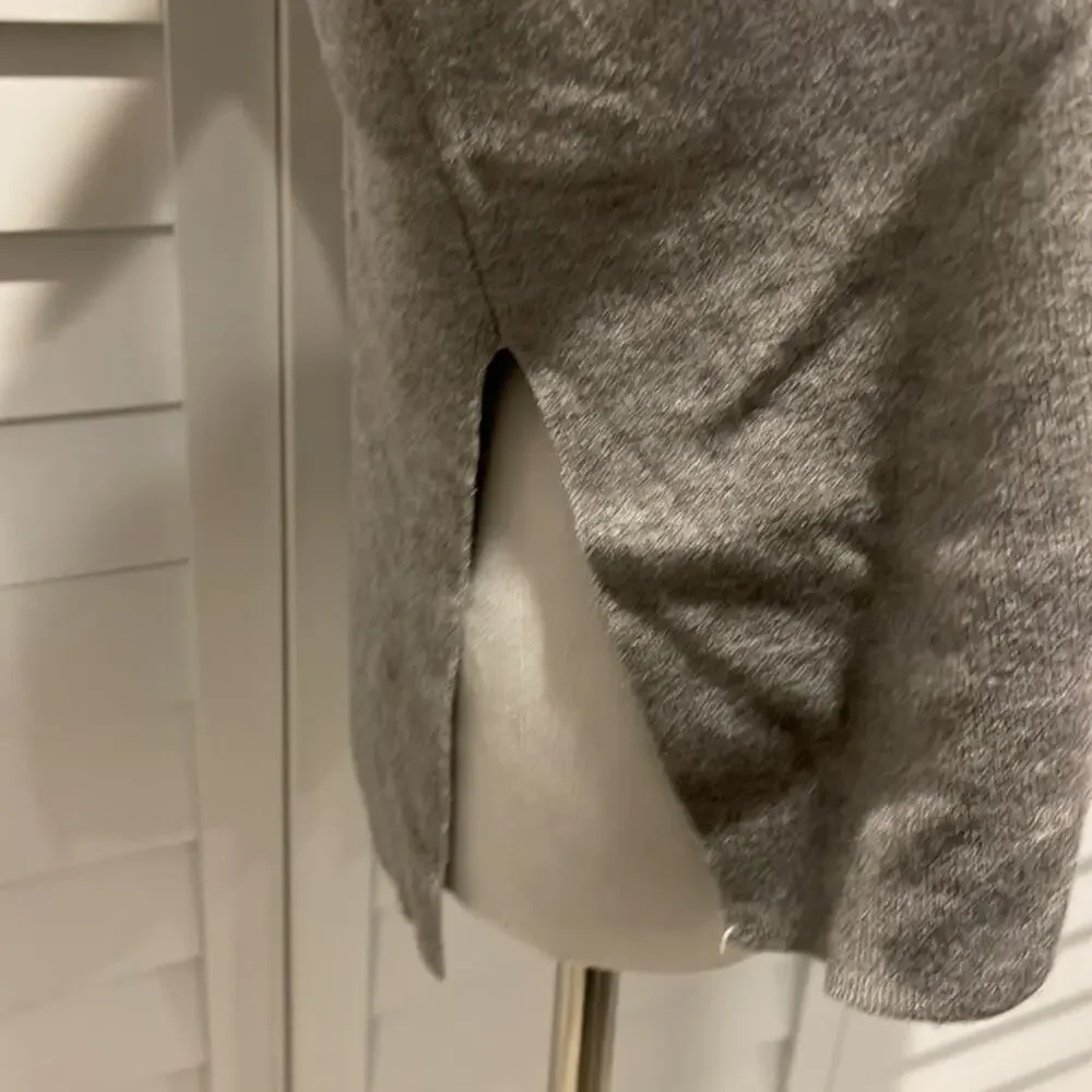 Wayf NWT Heather Charcoal Sweater